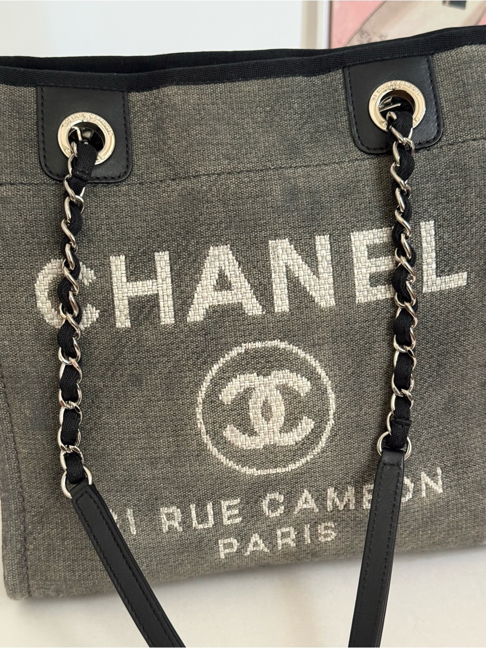 CHANEL Mini Deauville “31 Rue Cambon Paris”Tote bag 🌟 - Picture 6 of 17